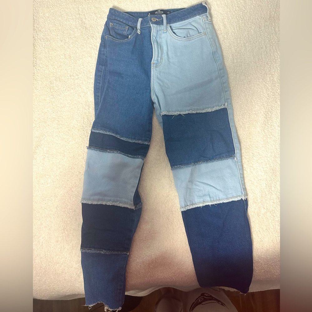 Hollister ultra high rise, vintage, straight jeans. Size 25 w he and 27 L
